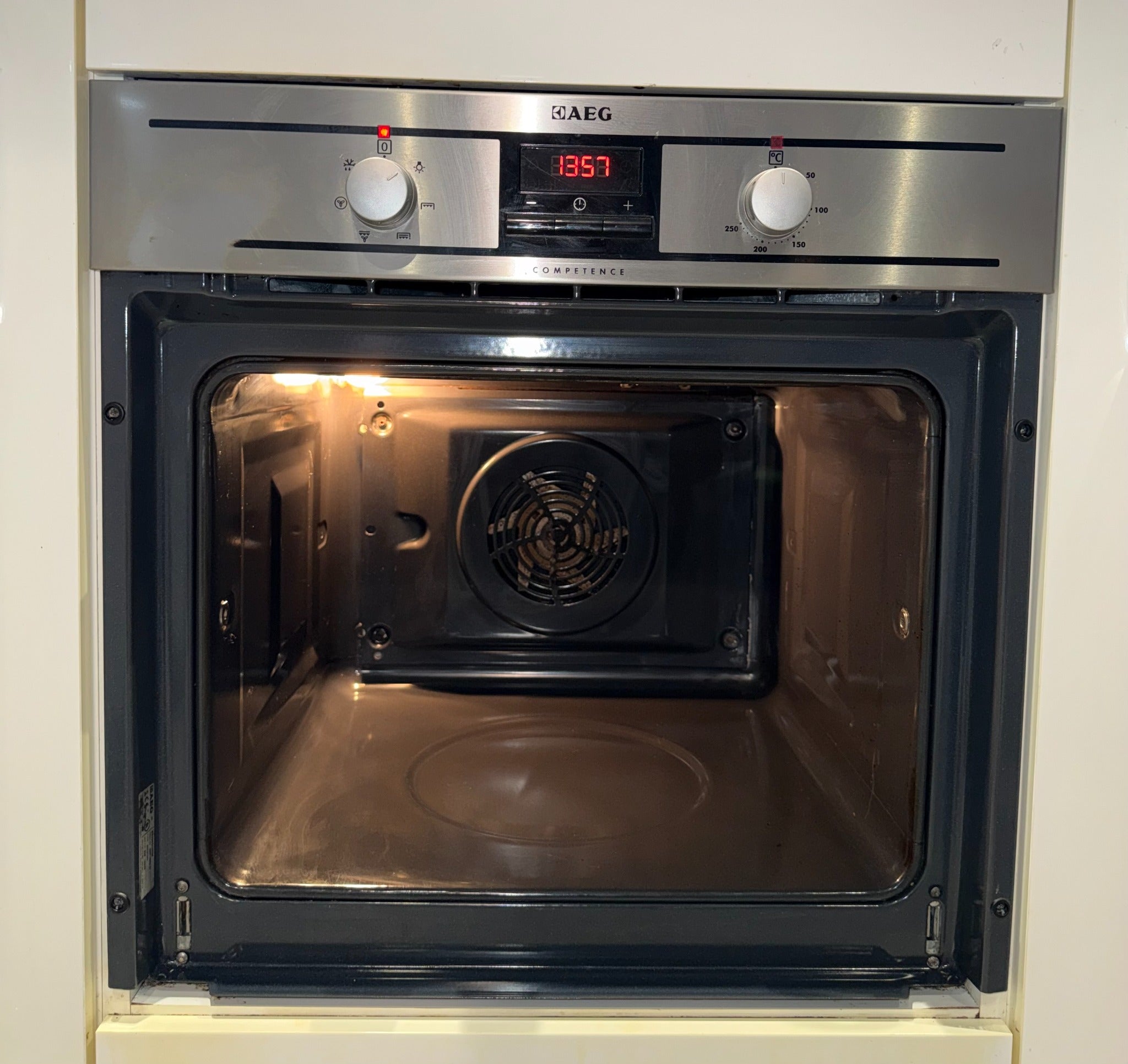 {"loading" => "lazy", "alt" => "Oven — After"}